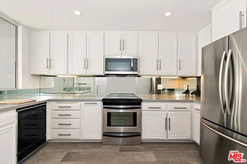 4 Jib Street 2, Marina Del Rey, California 90292 home-pic-16